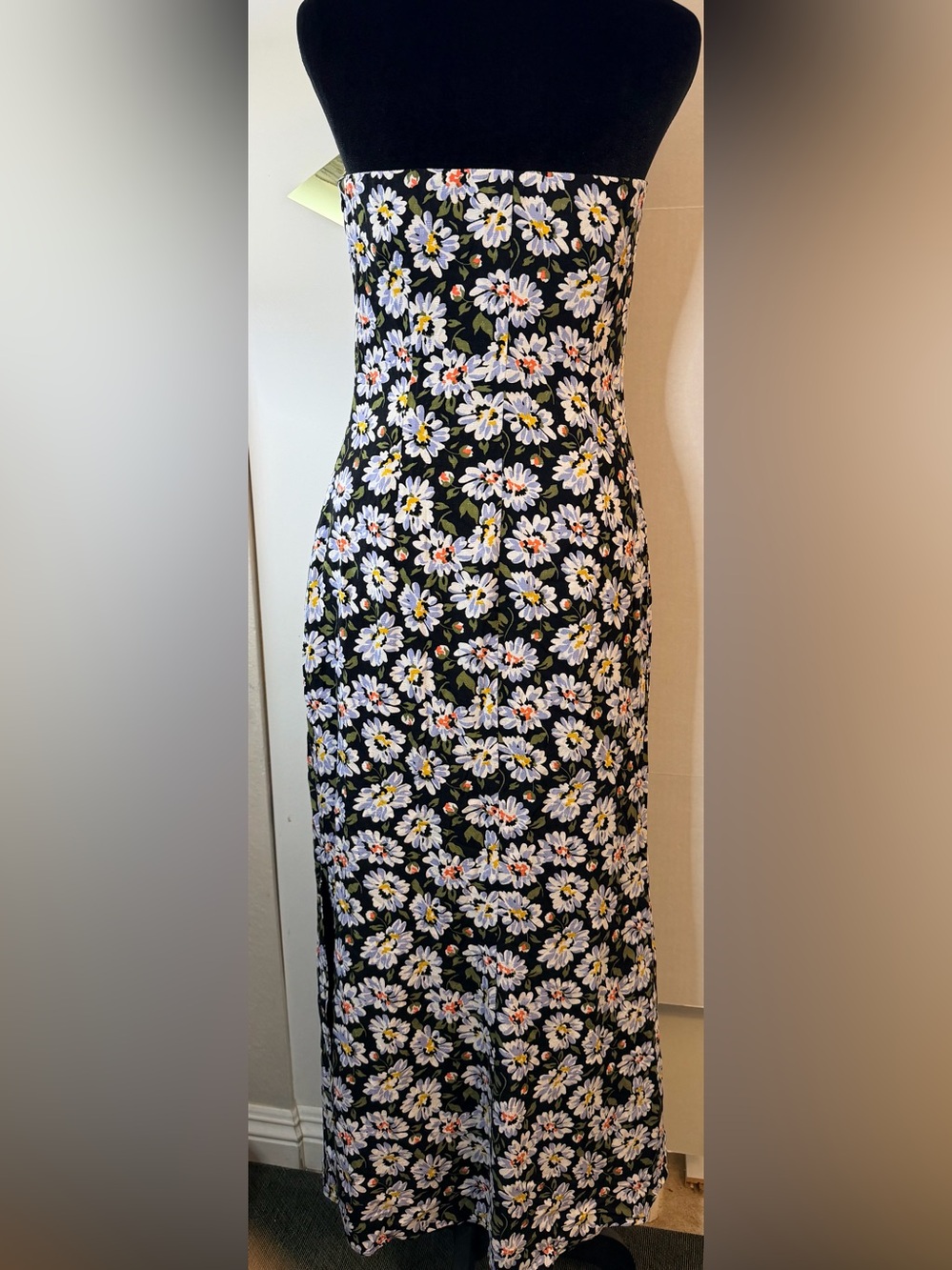Sadie & Sage Black Cottage-Core Daisy Side Slit Strapless Maxi Dress Size Small - Picture 4 of 10